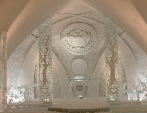 hoteldeglace-mymodernenmet-claire
